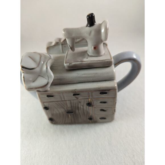 China Porcelain Decor Sewing Trinket Box Teapot.Size 4" X6" X 2.5"Beige/Blue - Picture 2 of 8